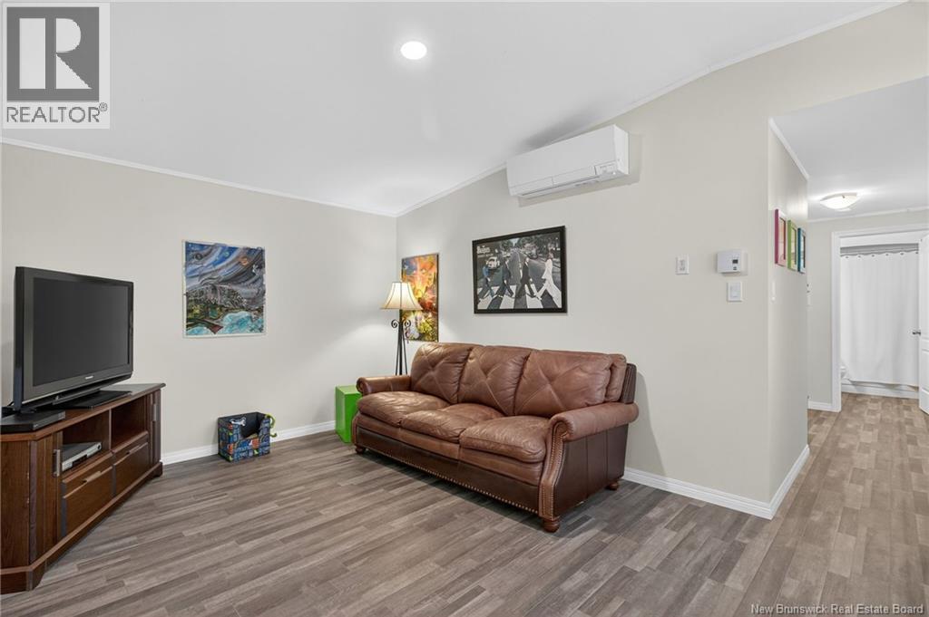 2 Larchwood Street - 6