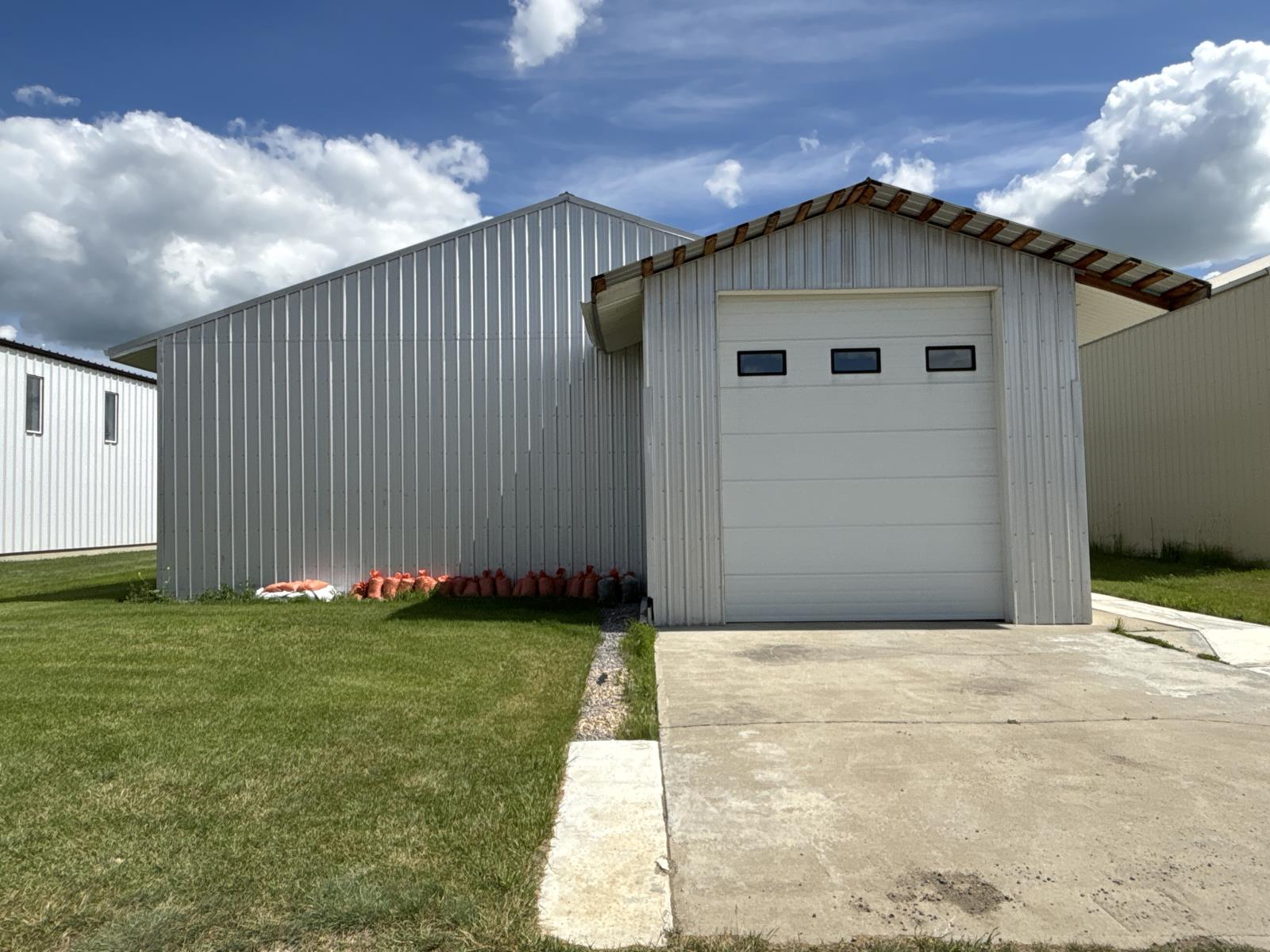 15 Warren Thomas Aerodome — photo 6
