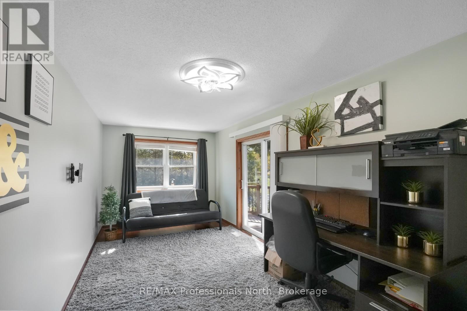1123 HARCOURT ROAD - 19