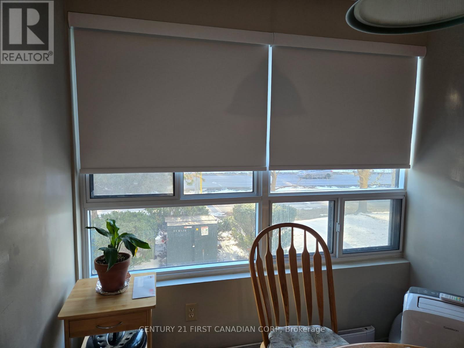 #207 600 GRENFELL DRIVE - 11