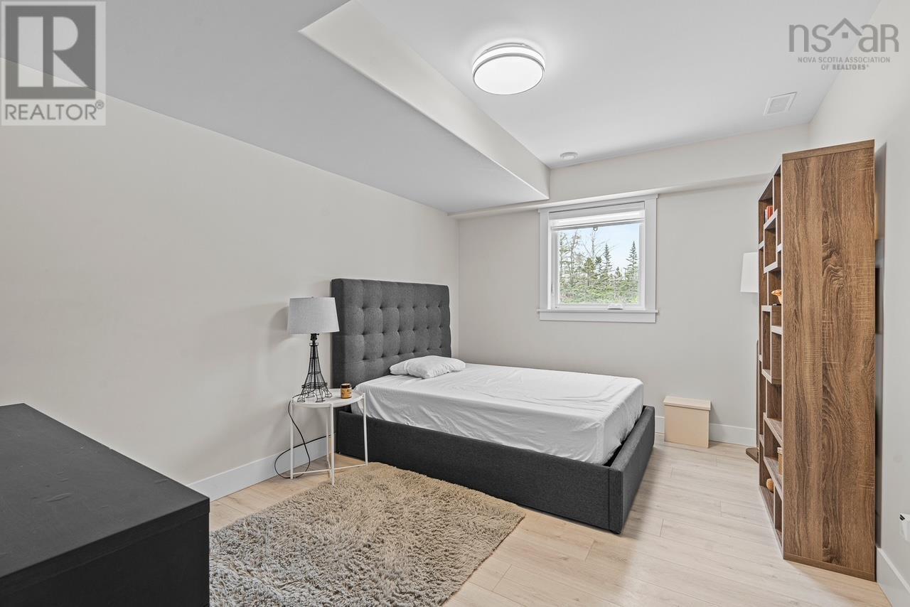 Property 33 of 42 of 212 Lynwood Drive