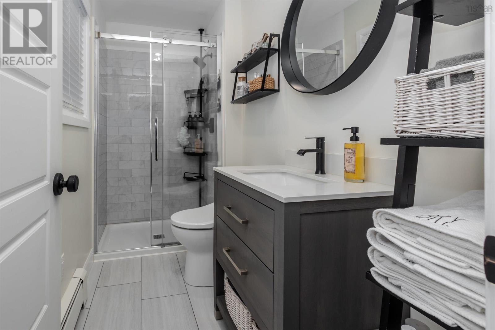 Property 22 of 43 of 58 MacBelger Crescent