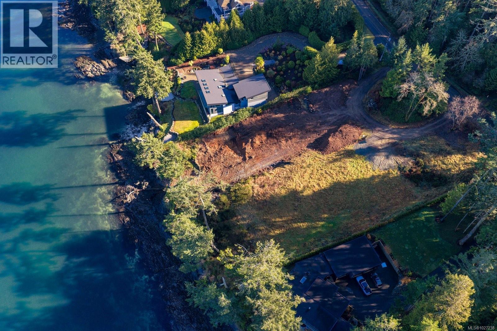  770 Lands End Road, North Saanich