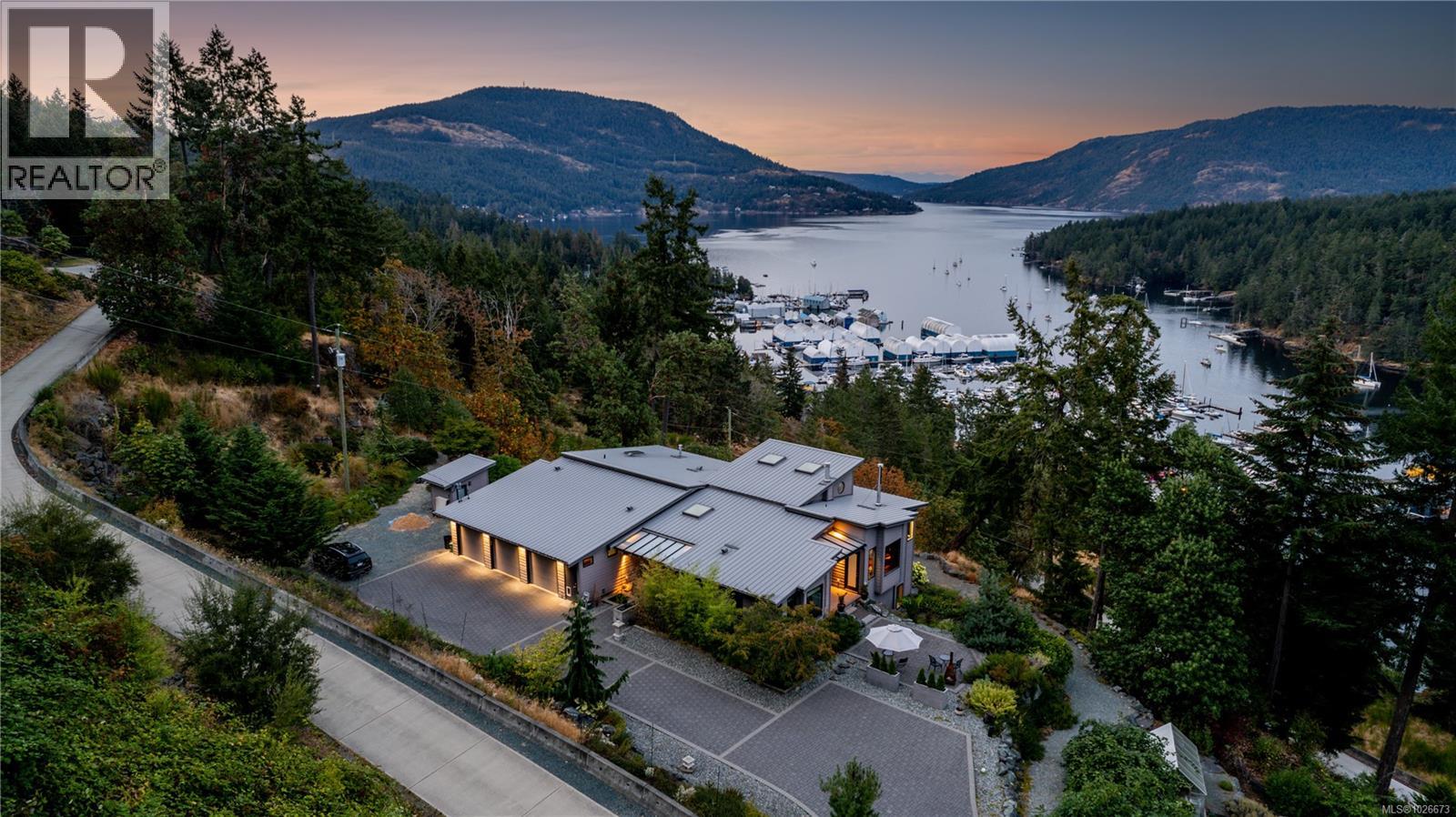 6088 Genoa Bay Rd - 1