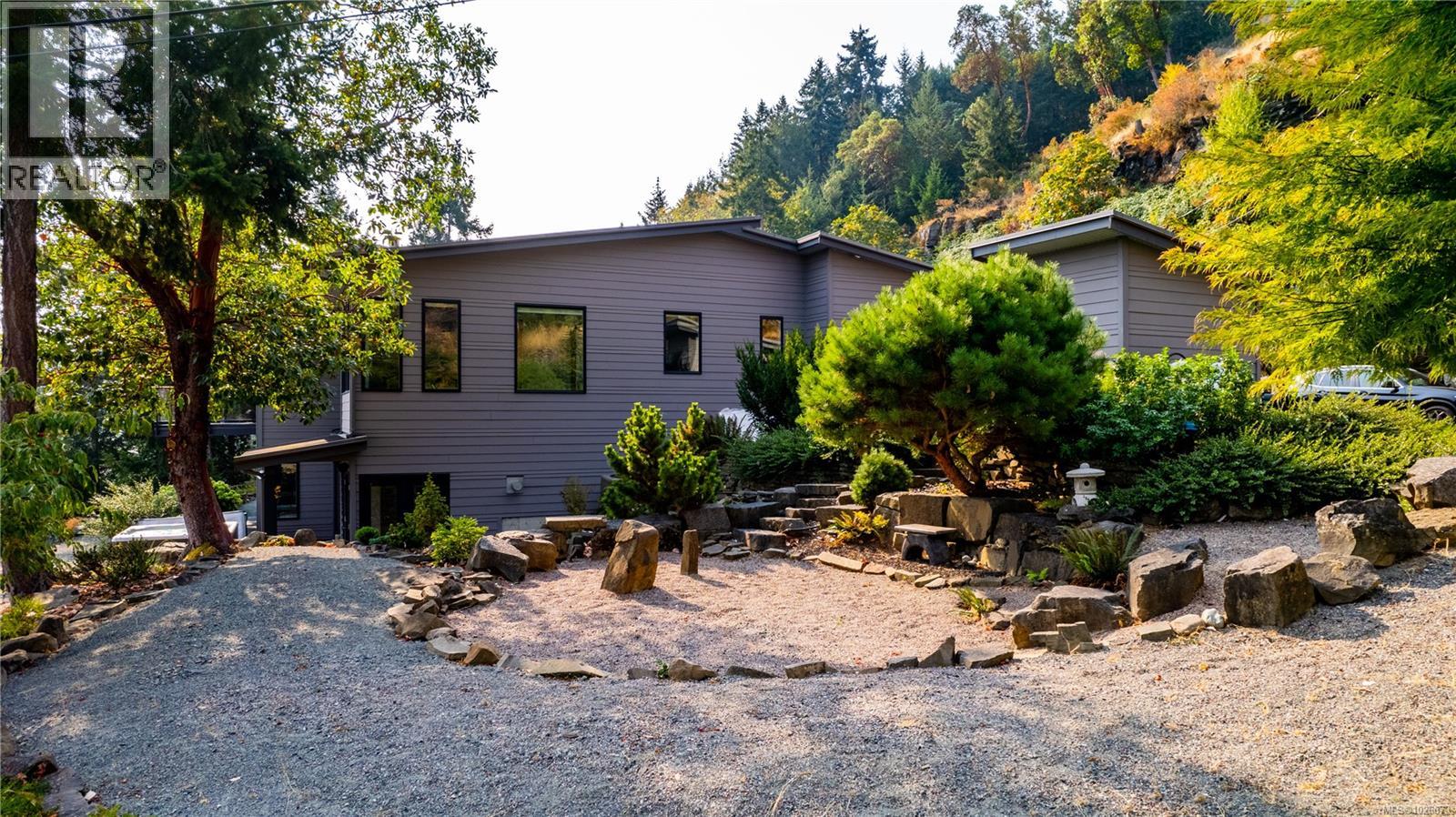 6088 Genoa Bay Rd - 10