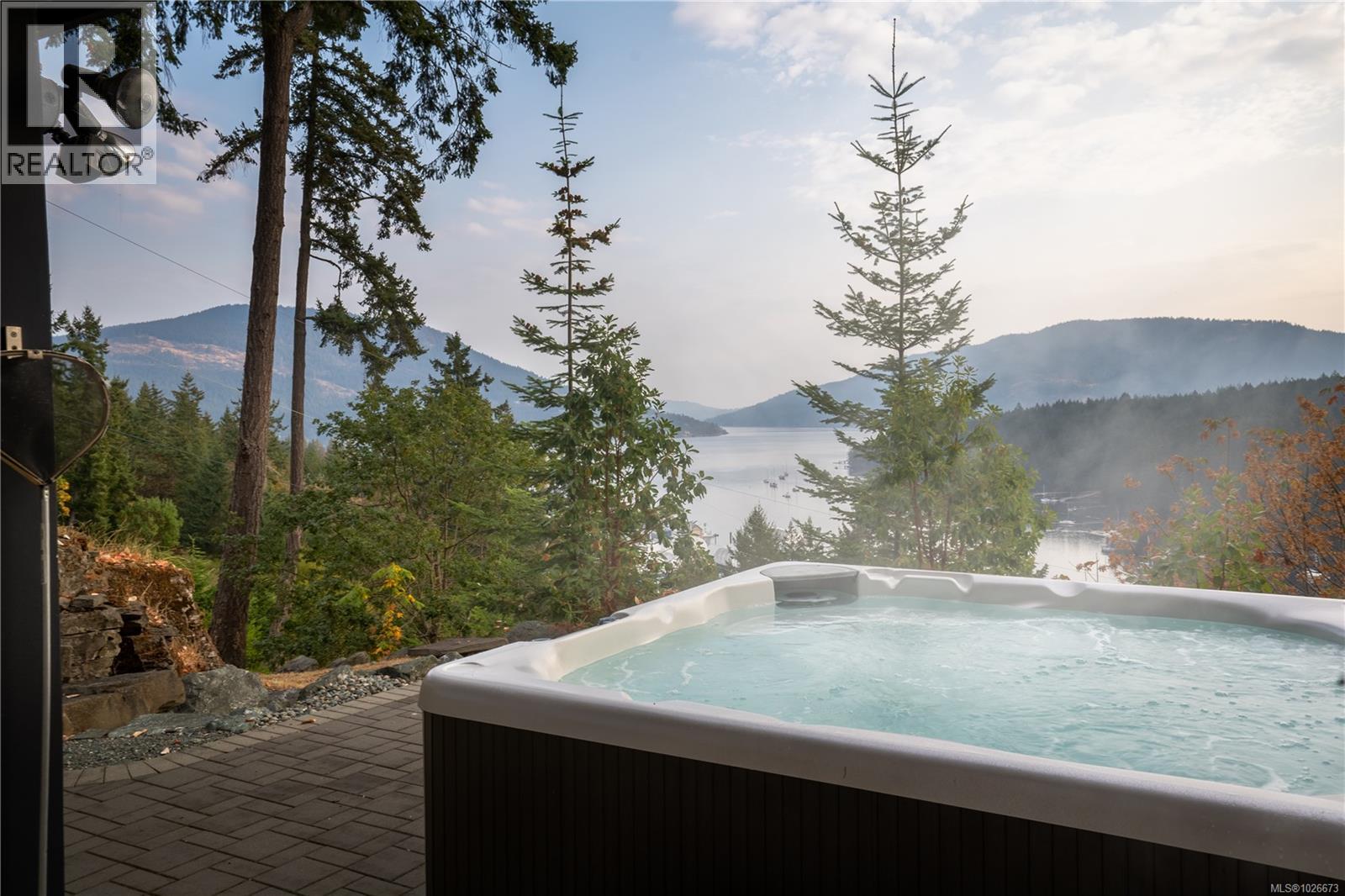 6088 Genoa Bay Rd - 12