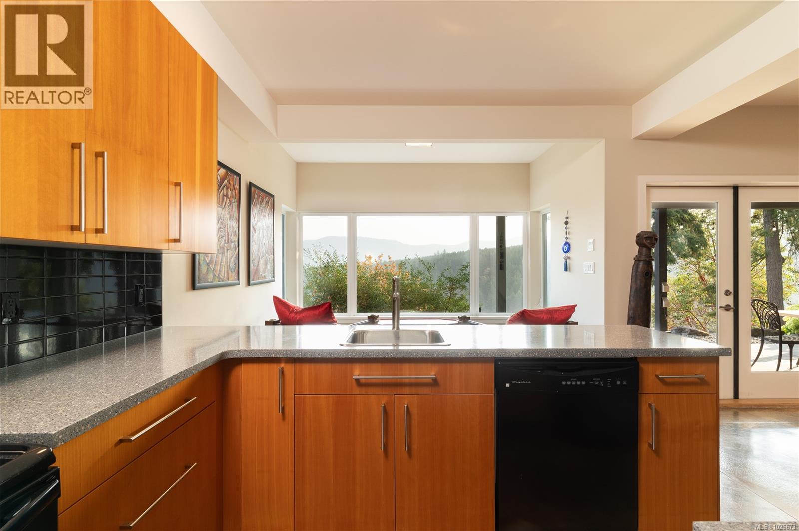 6088 Genoa Bay Rd - 19