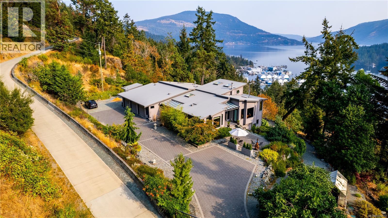 6088 Genoa Bay Rd - 4