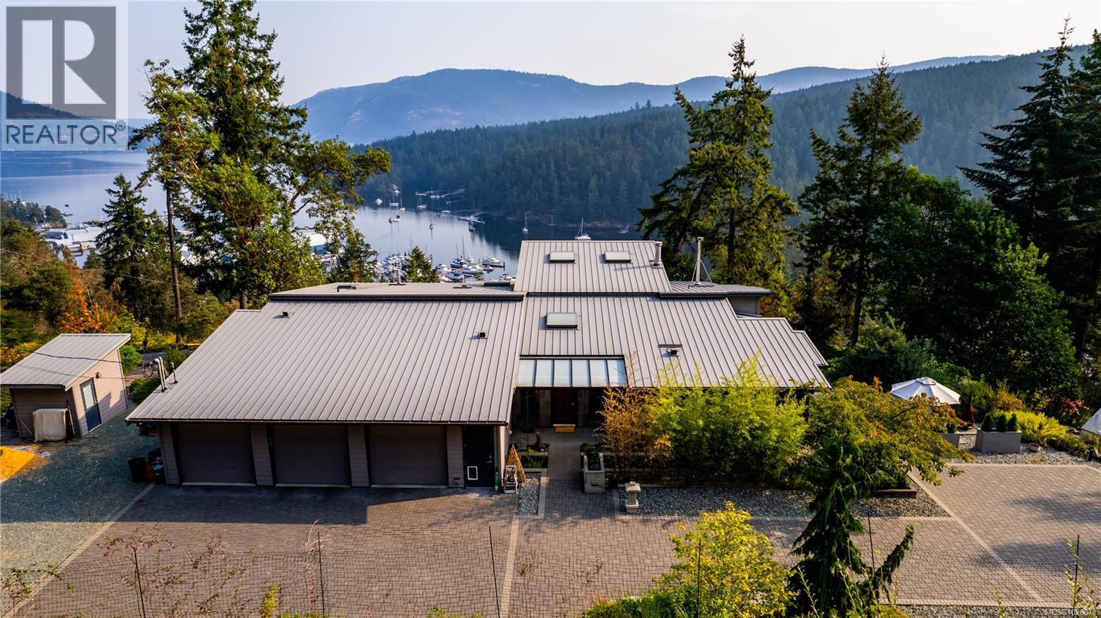 6088 Genoa Bay Rd - 7
