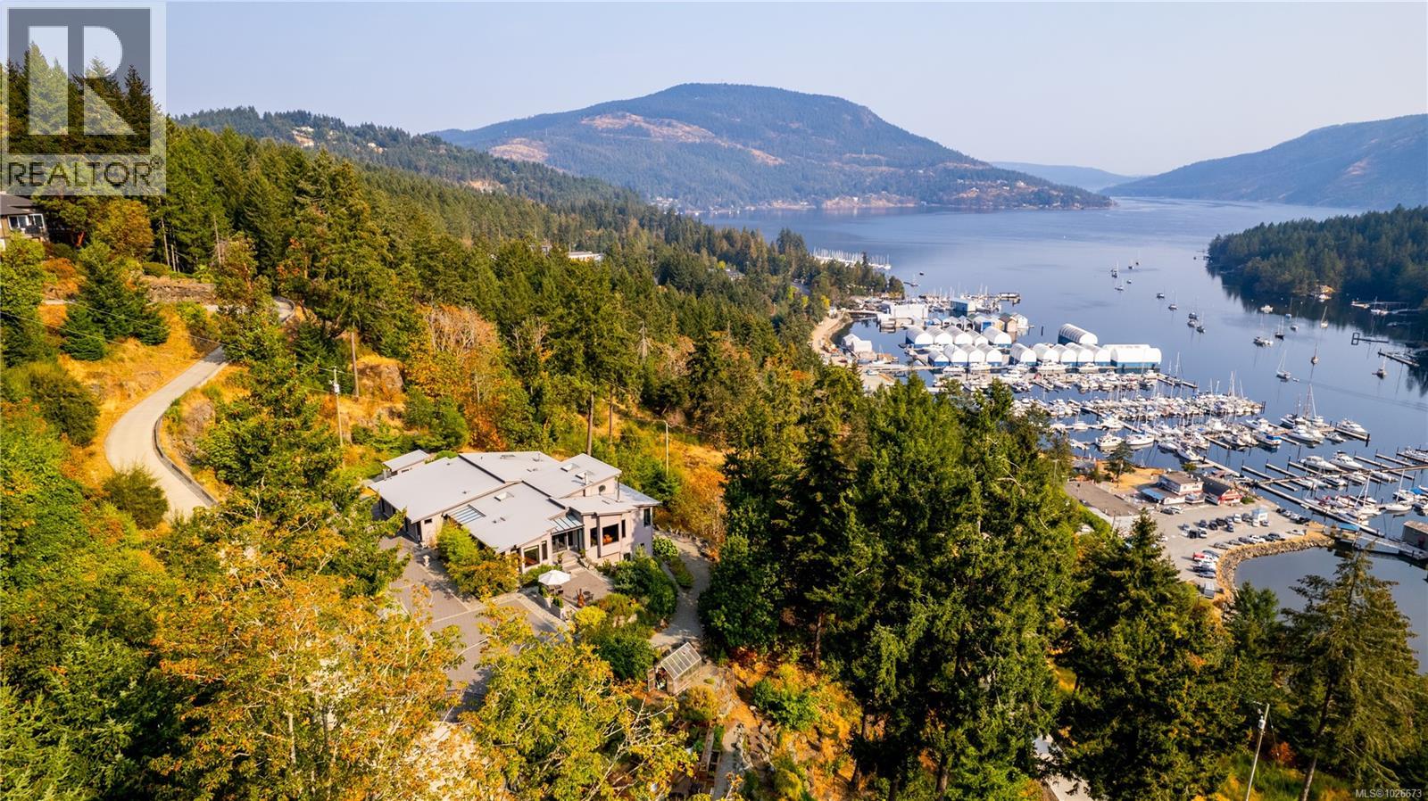 6088 Genoa Bay Rd - 9