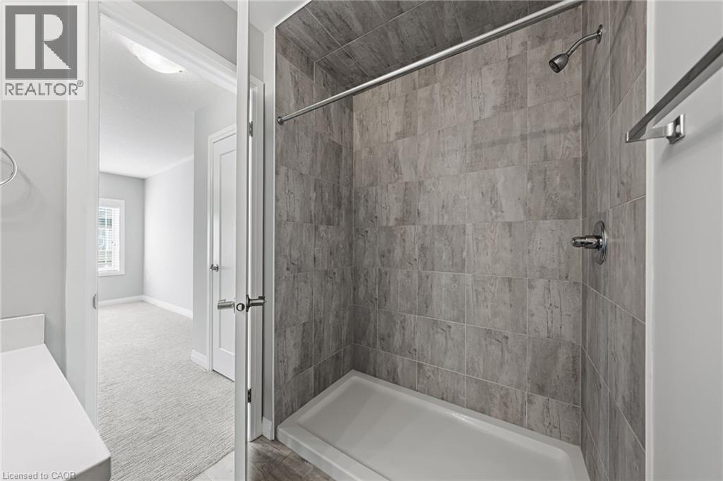 53 AQUARIUS CRESCENT - 18