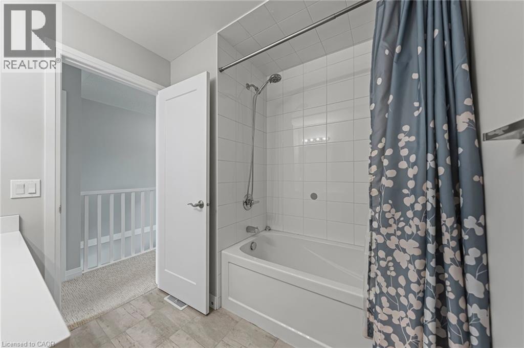 53 AQUARIUS CRESCENT - 24