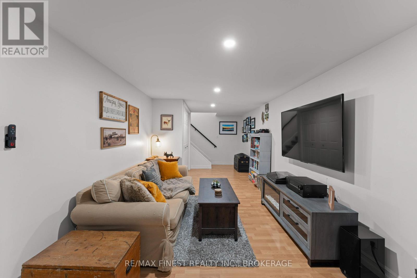 34 ALFRED STREET - 32