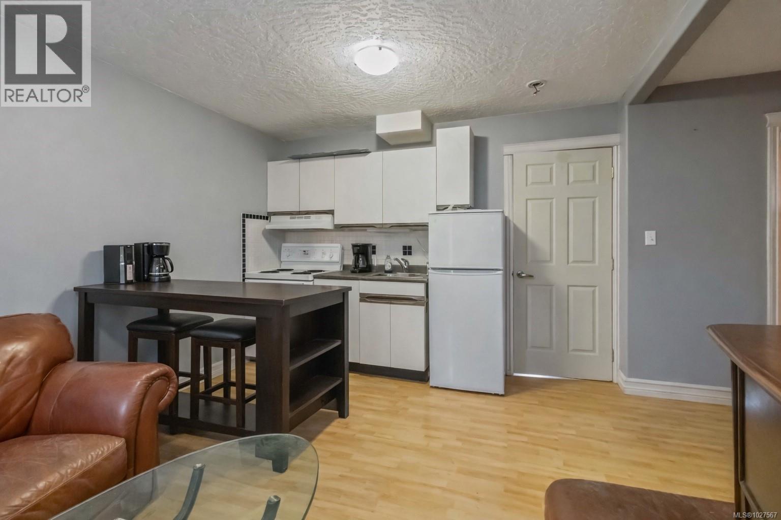  2562 Wentwich Road, Langford