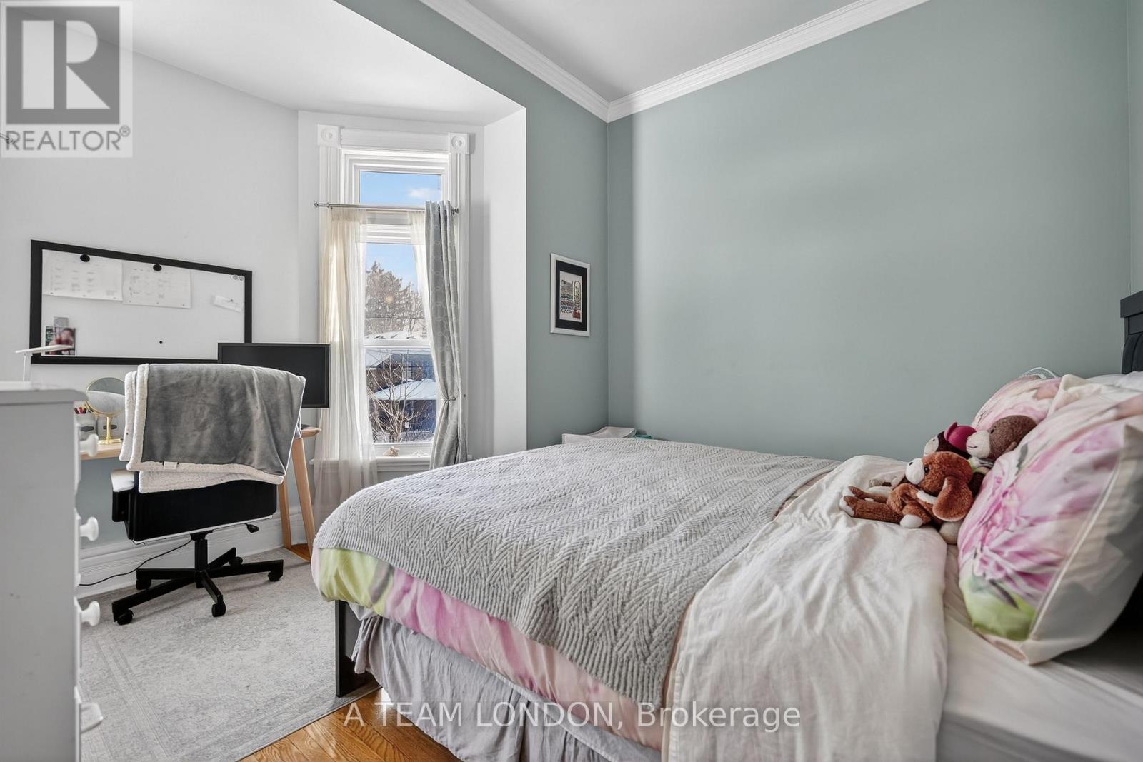 307 RIDOUT STREET S Property Photo