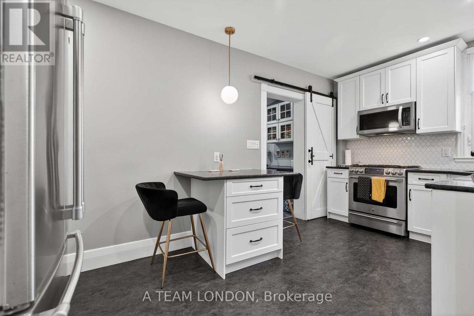 307 RIDOUT STREET S - 22