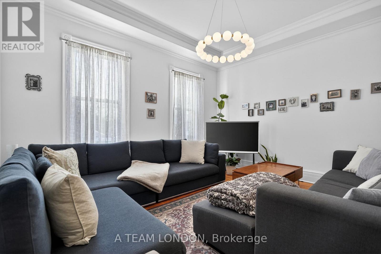 307 RIDOUT STREET S Property Photo