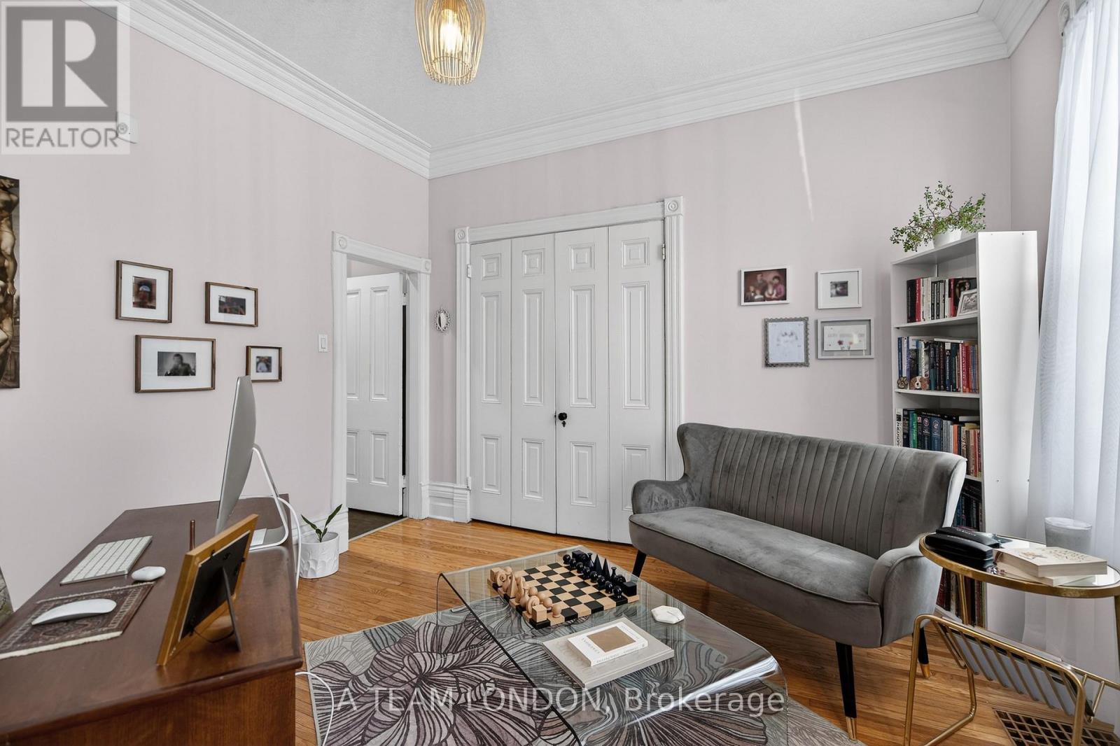 307 RIDOUT STREET S - 44