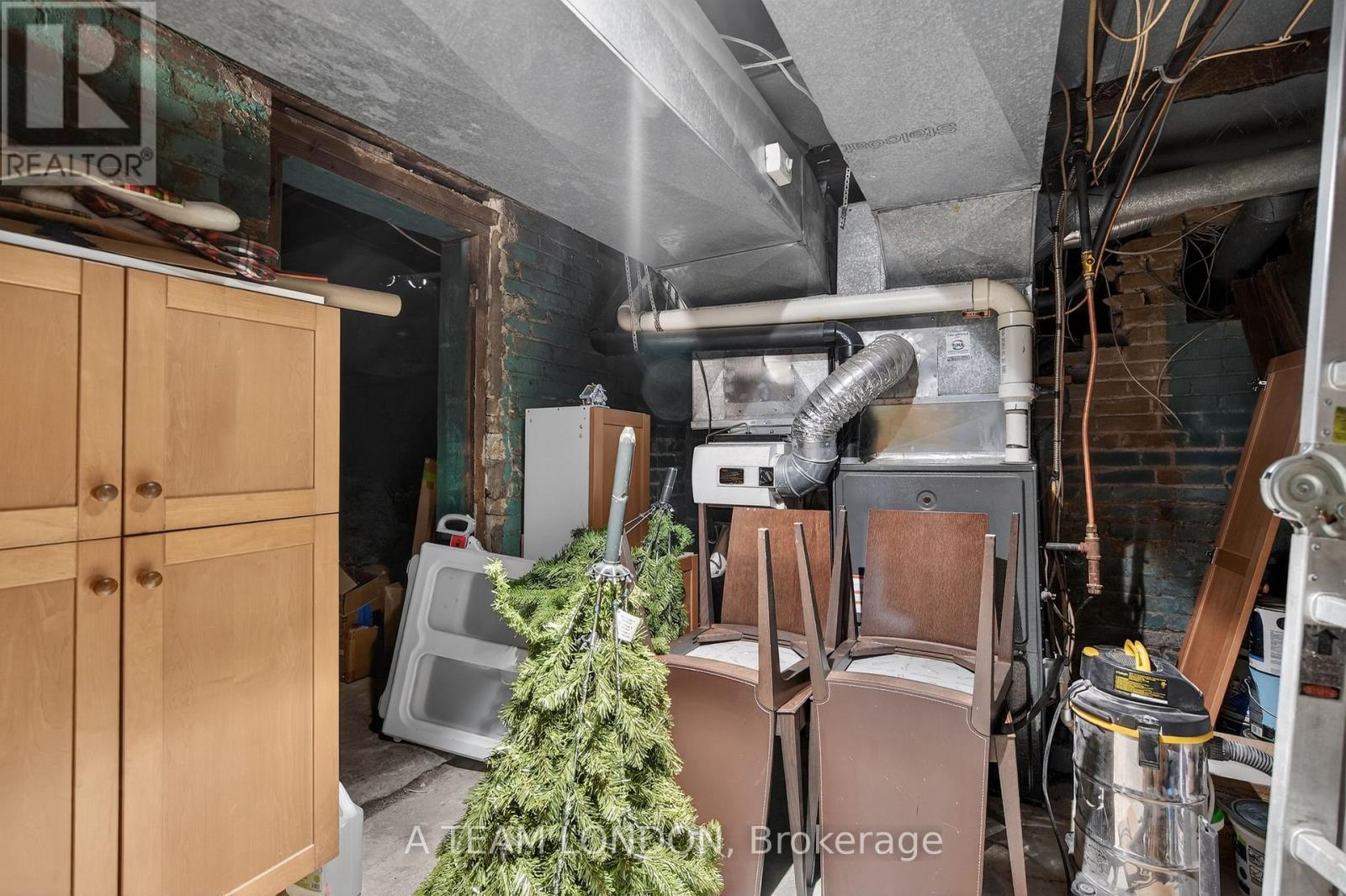 307 RIDOUT STREET S Property Photo