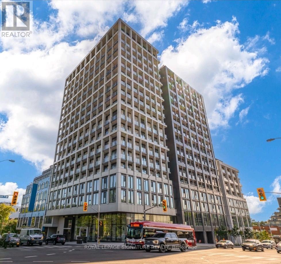 #210 2020 BATHURST STREET - 1