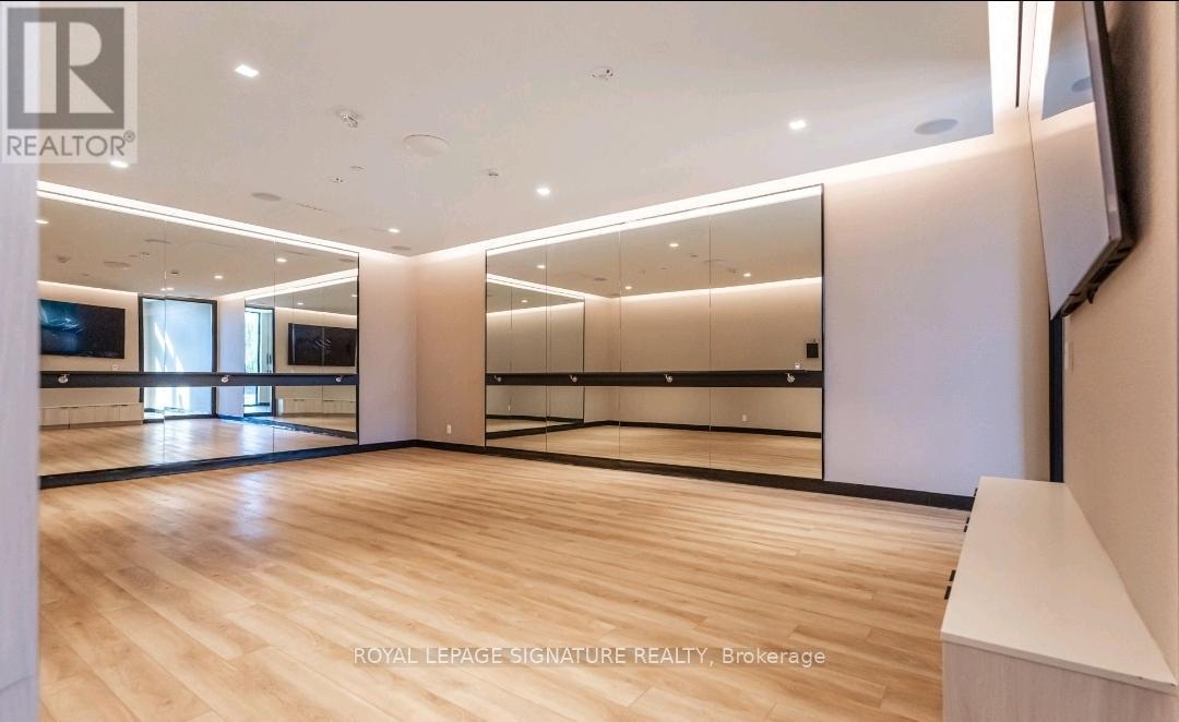 #210 2020 BATHURST STREET - 21