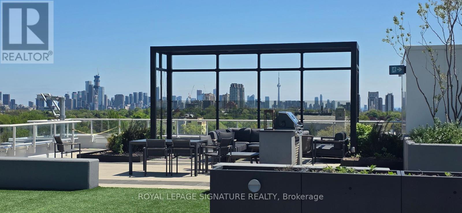 #210 2020 BATHURST STREET - 22