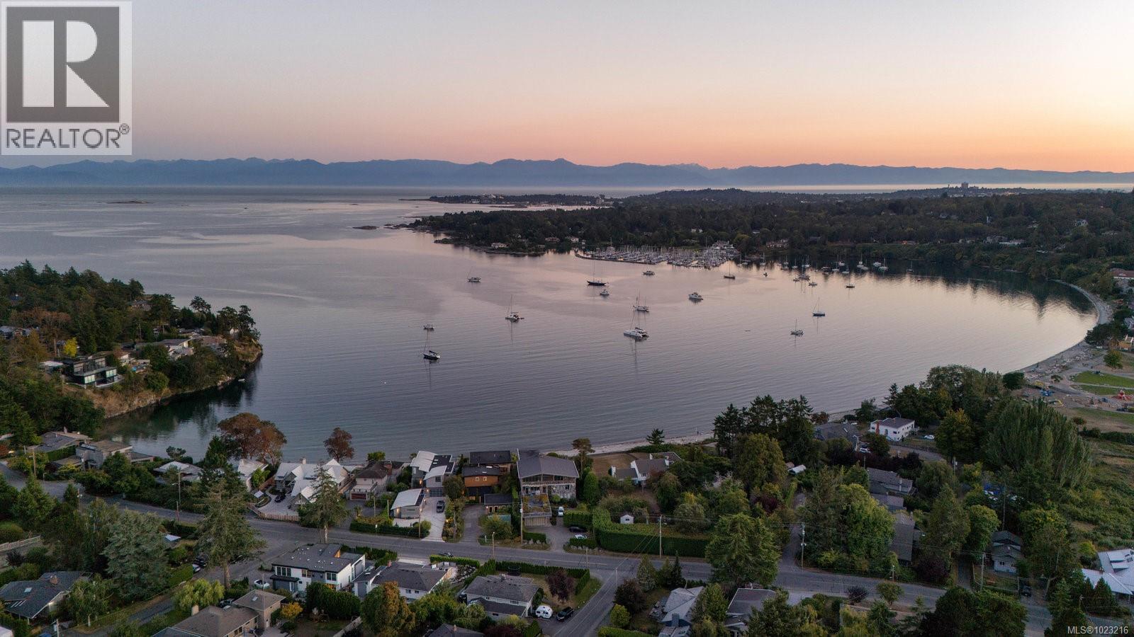  2944 Tudor Avenue, Saanich