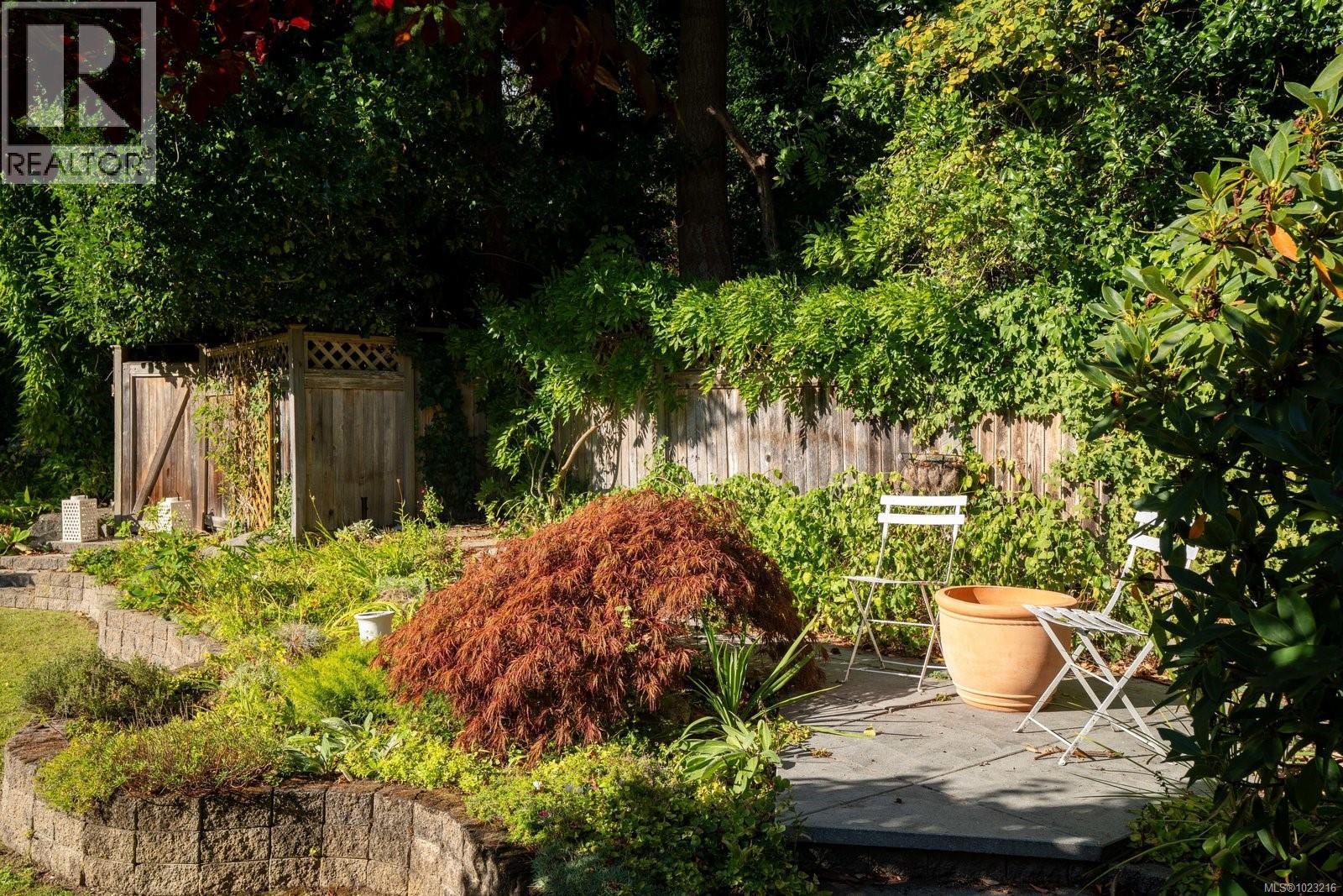  2944 Tudor Avenue, Saanich