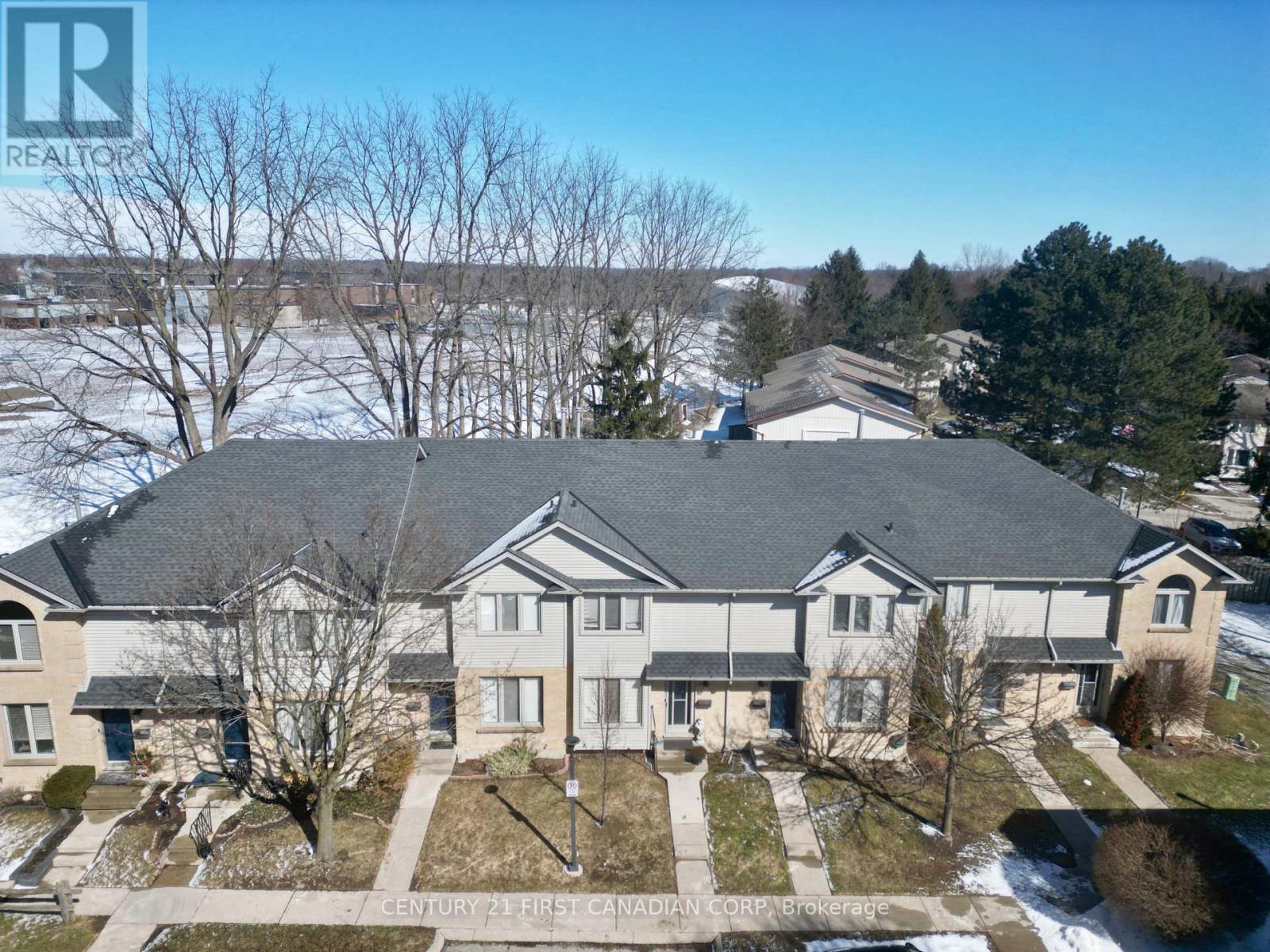 16 - 925 LAWSON ROAD