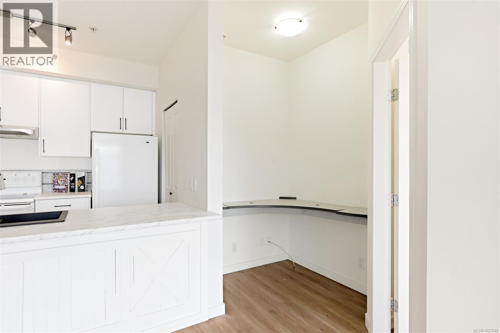 309 1550 Church Avenue, Saanich