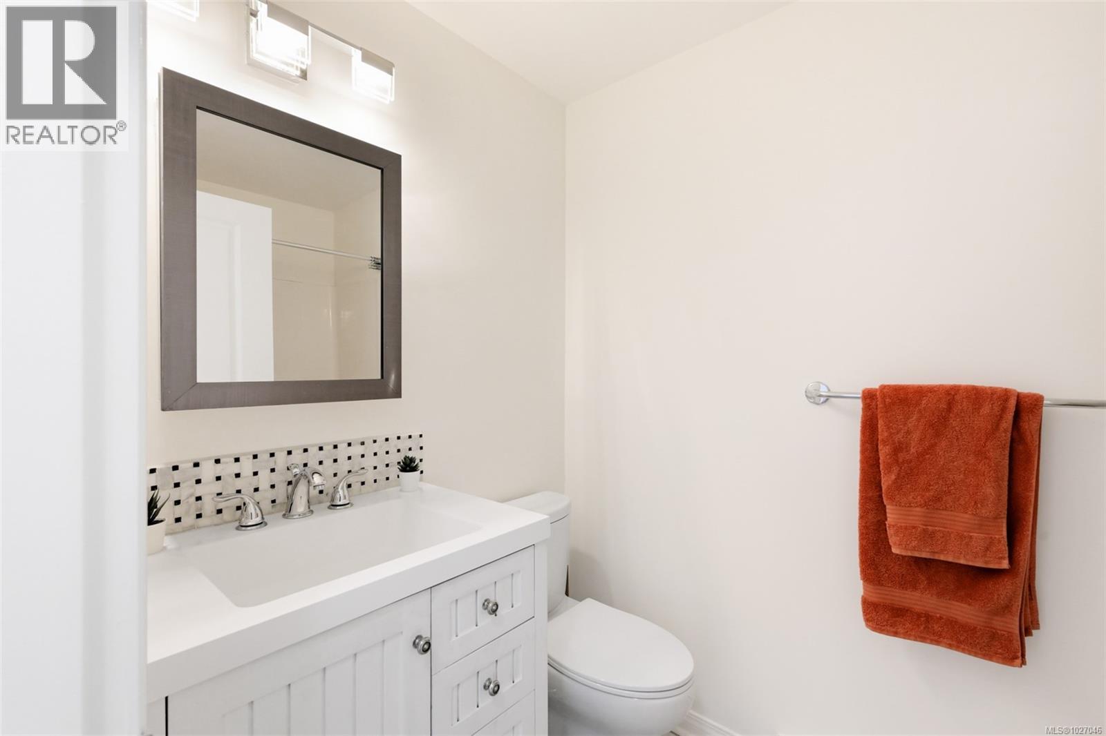 309 1550 Church Avenue, Saanich