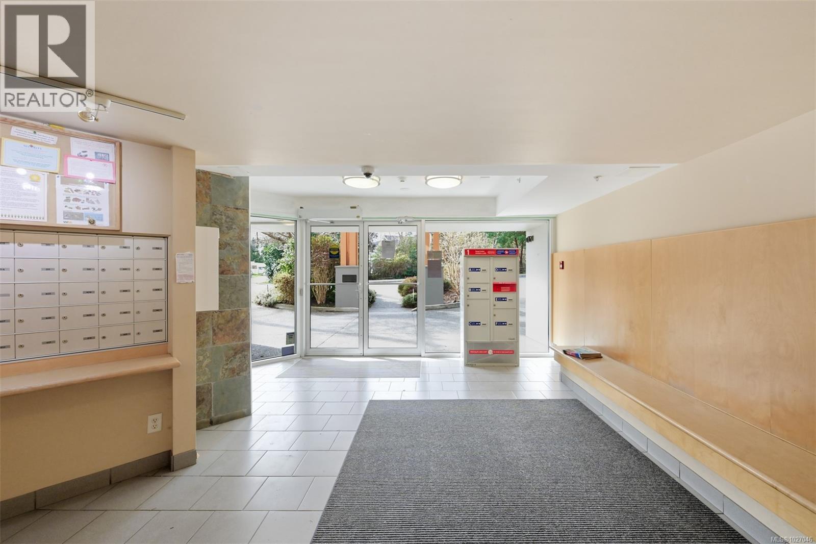 309 1550 Church Avenue, Saanich