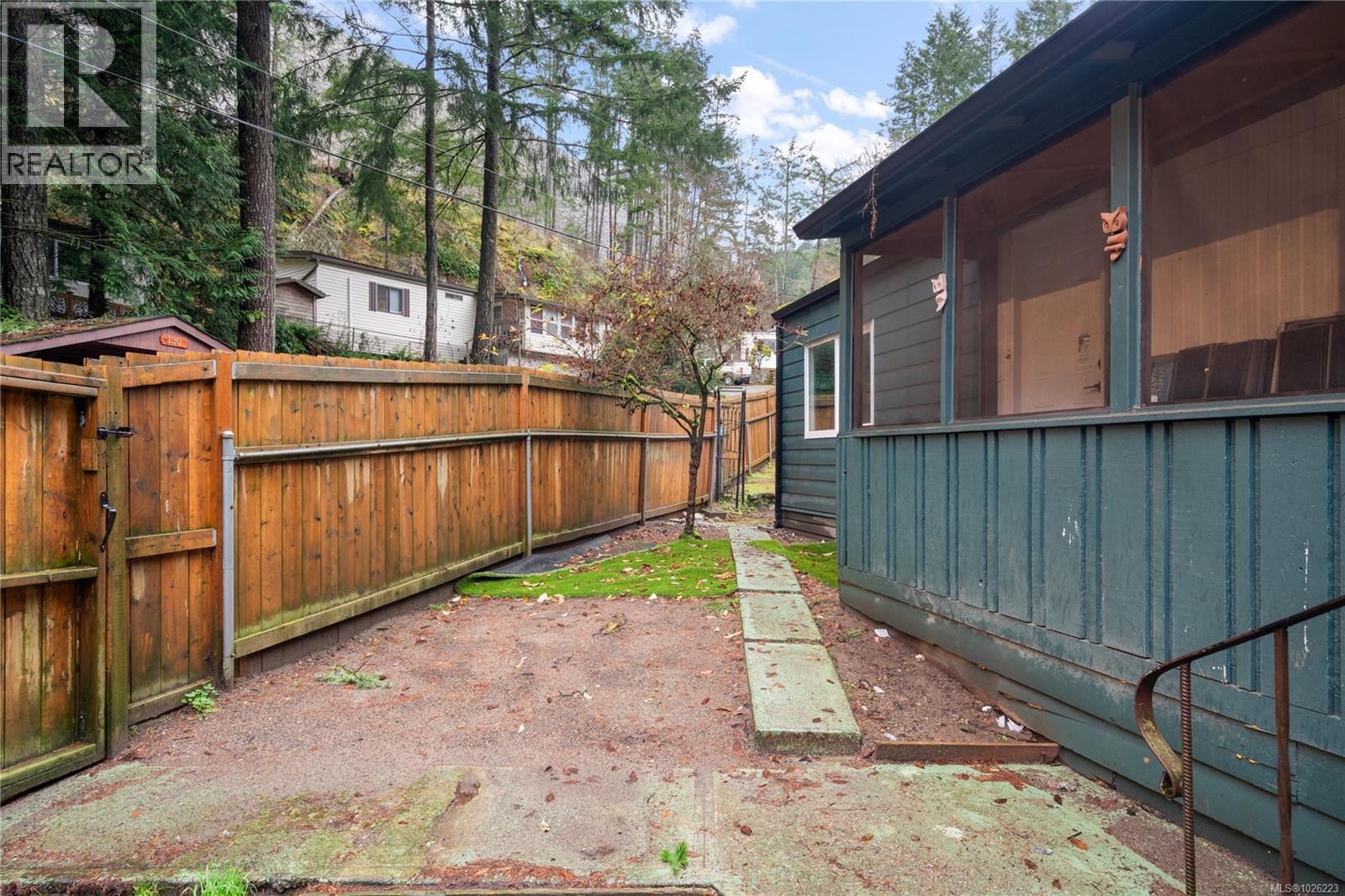 #119 2500 FLORENCE LAKE RD - 23