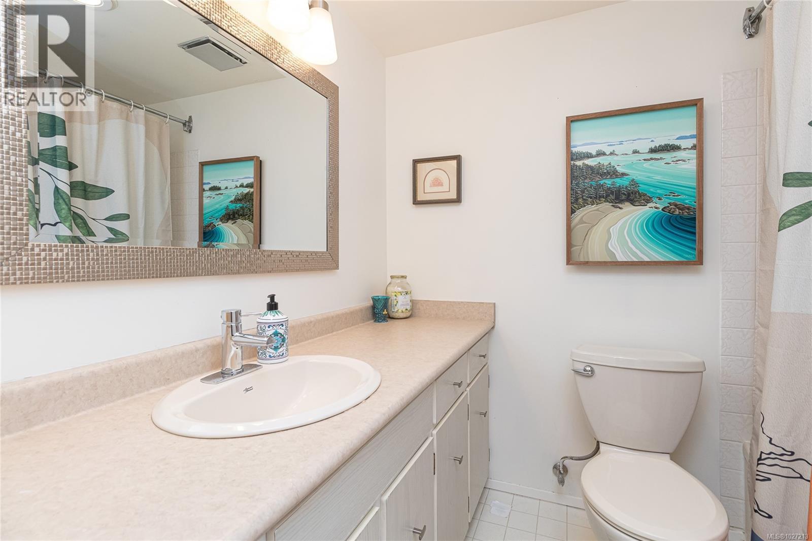 101 1540 Dallas Road, Victoria