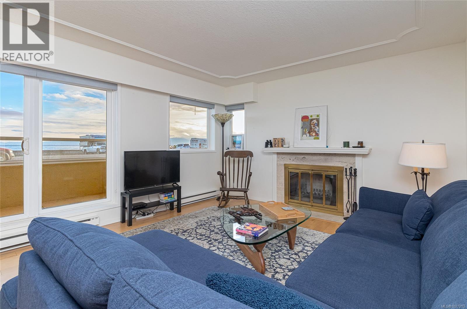 101 1540 Dallas Road, Victoria