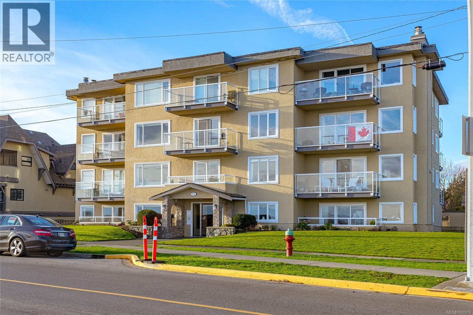 101 1540 Dallas Road, Victoria