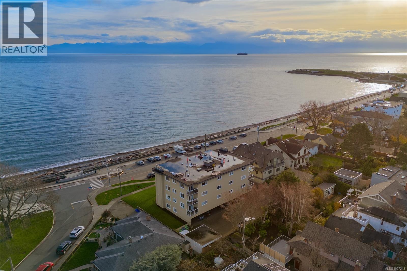 101 1540 Dallas Road, Victoria