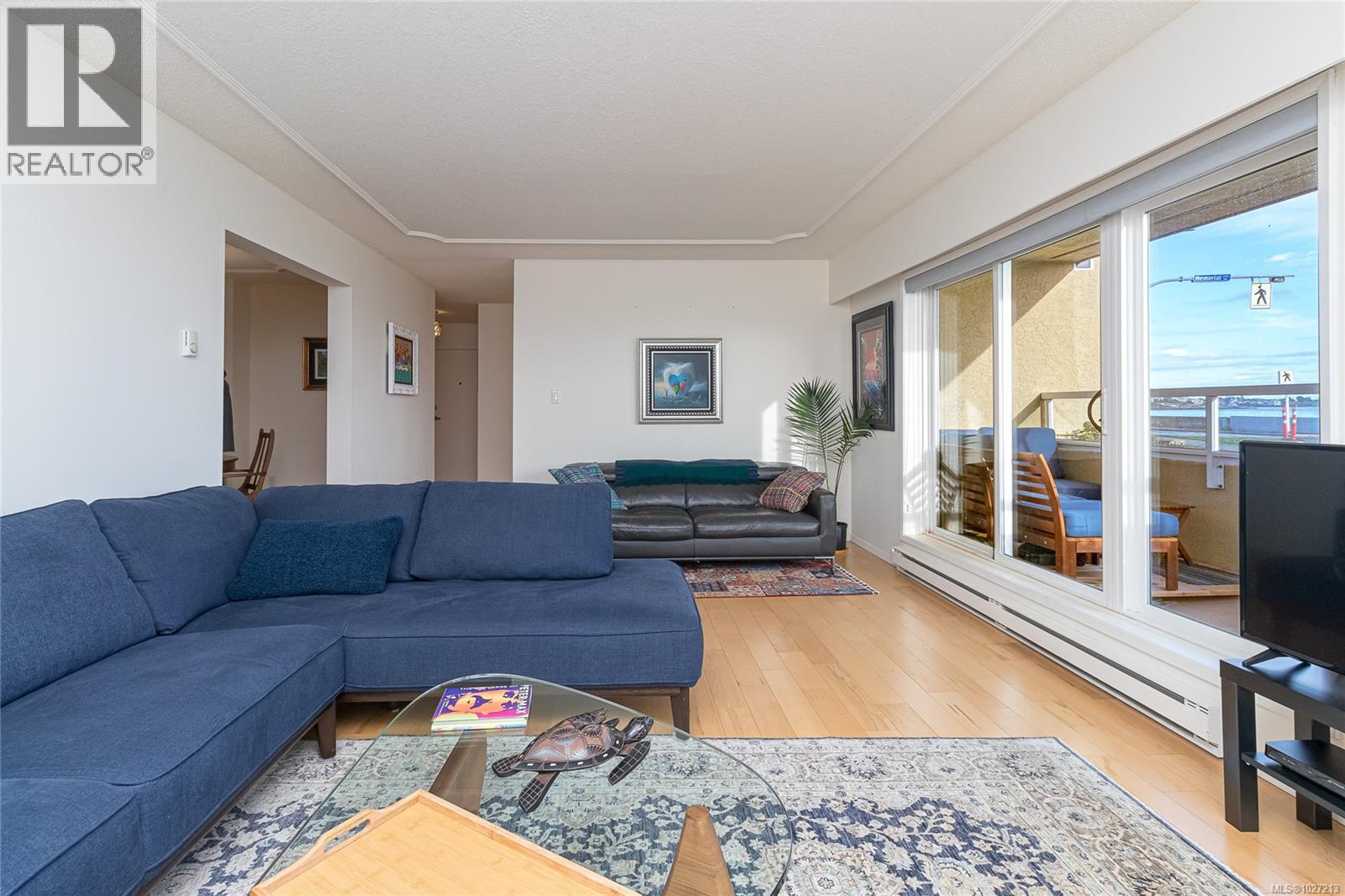 101 1540 Dallas Road, Victoria