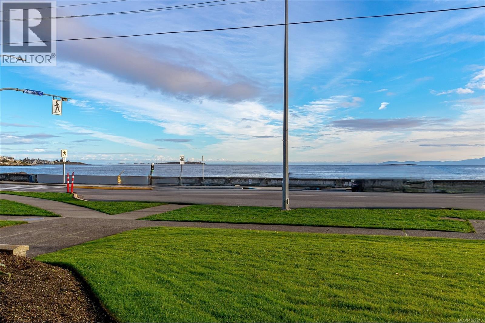 101 1540 Dallas Road, Victoria