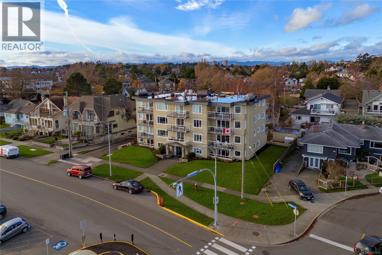 101 1540 Dallas Road, Victoria