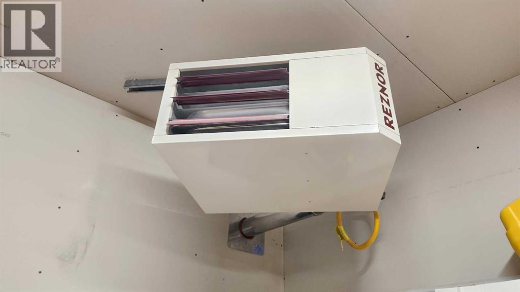 
          114 15 Street North
            <br/>
            <span>Lethbridge</span>
            , 
            <span>AB</span>
             <span>T1H2X4</span>
         - Photo 45