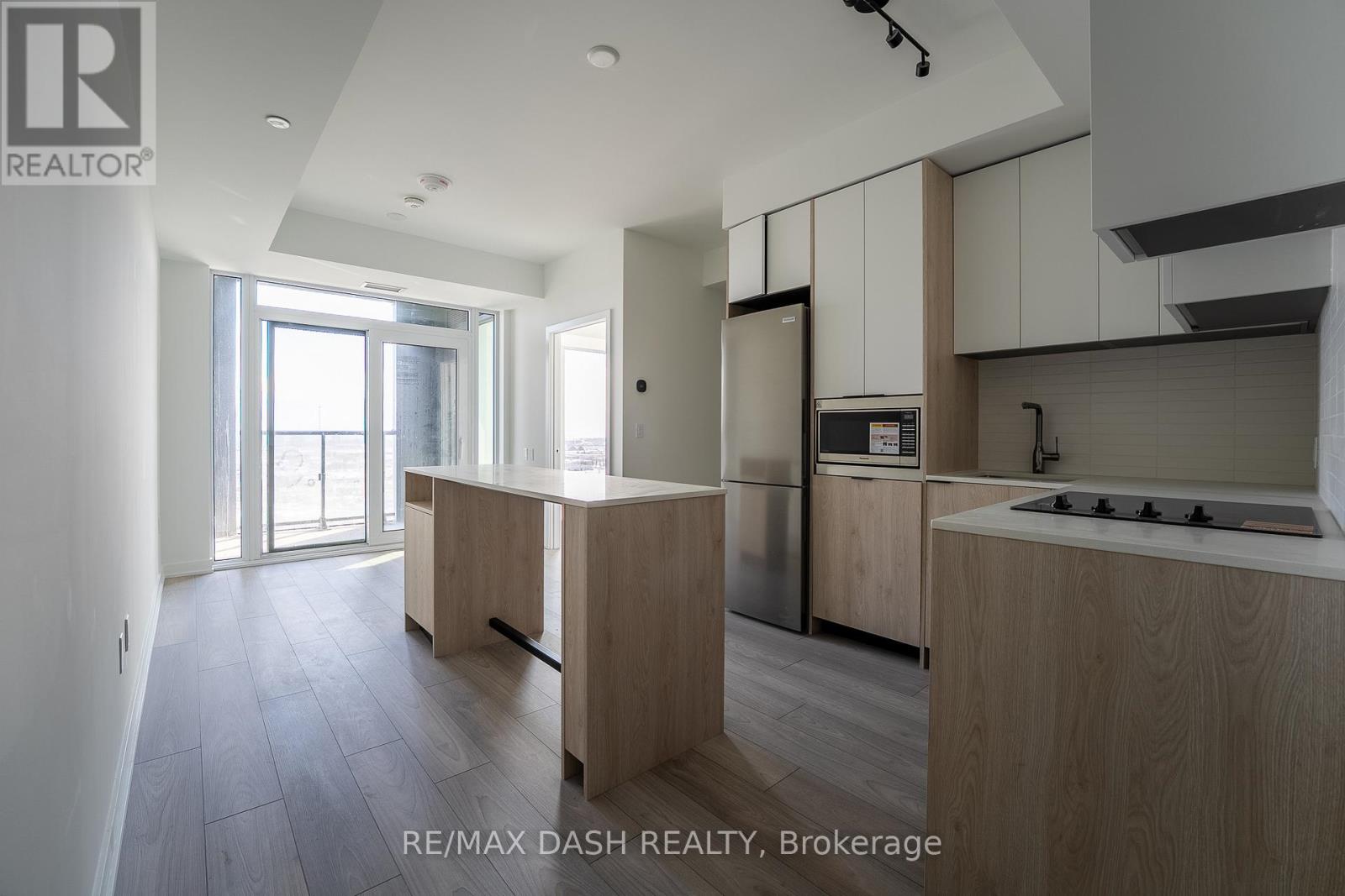 1007 THE QUEENSWAY Avenue 1407