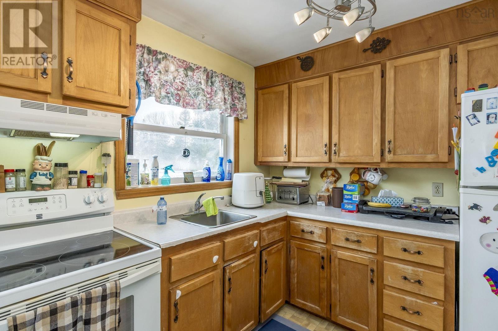 Property 3 of 7 of 1394 Park Road