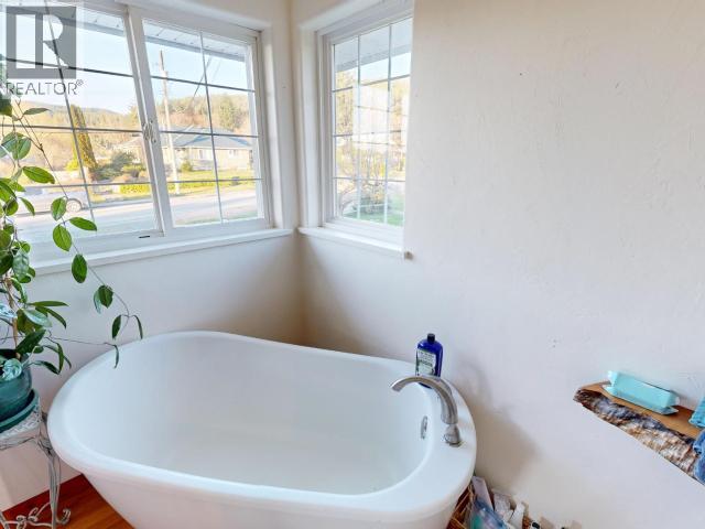 6030 LOIS STREET, Powell River