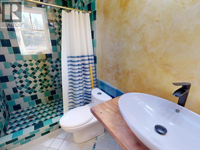 6030 LOIS STREET, Powell River