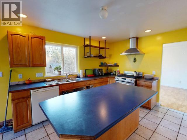 6030 LOIS STREET, Powell River