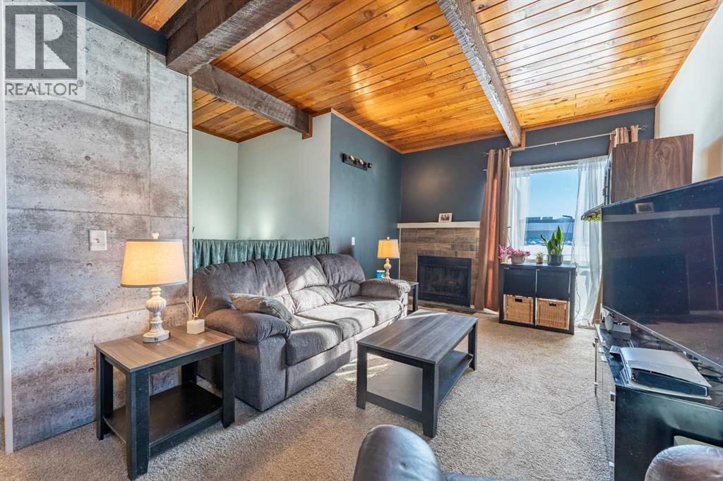 Single Family House Bi-level for Sale in  Oakmoor Drive SW Oakridge Calgary 