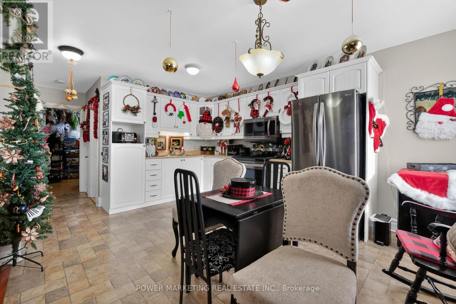 231 ETHEL STREET - 25