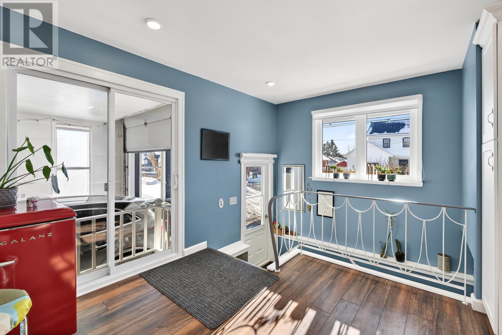 355 Chestnut Avenue - 20