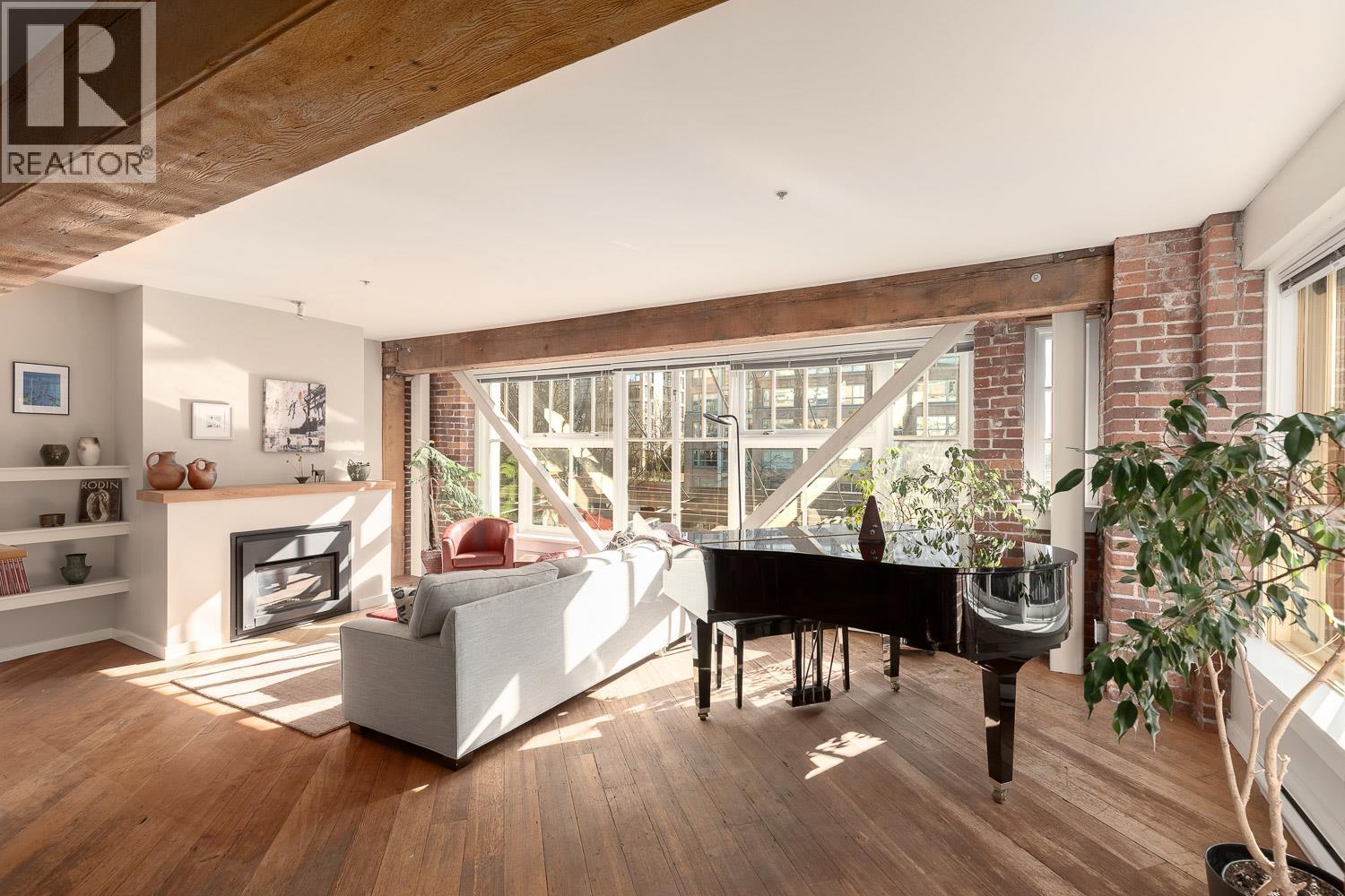 207 1178 HAMILTON STREET